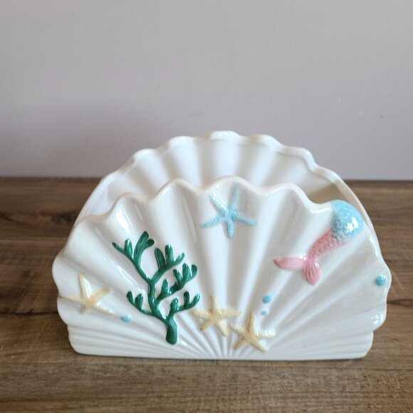 Large 9 3/4'' long, 6'' tall ceramic shell shape luster finish planter. - Picture 1 of 9